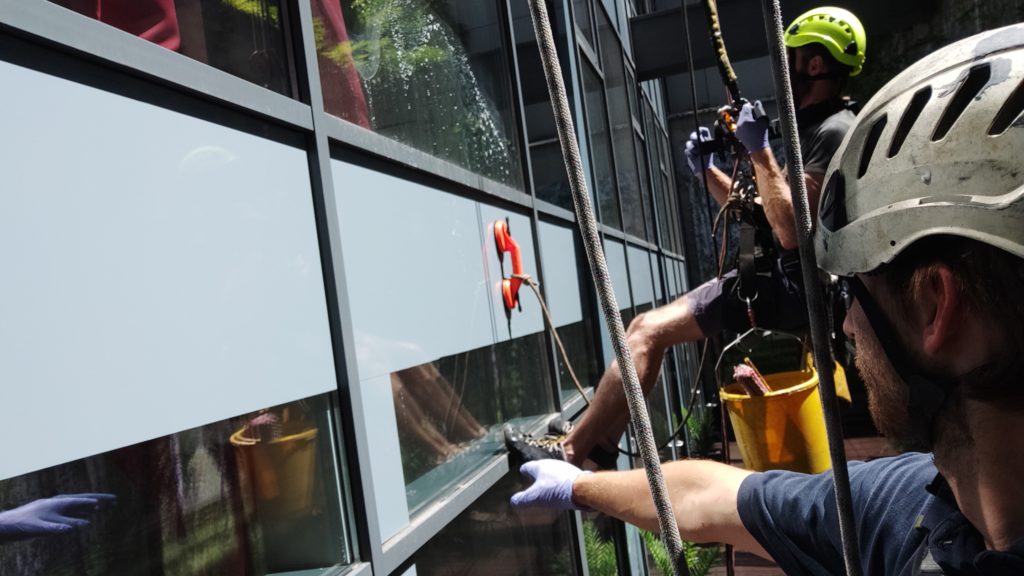 mycie okien na wysokości kraków skycrew
